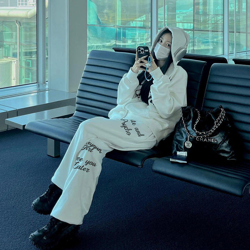 Women’s Casual Sweatshirt Outfit – Basic Everyday Style